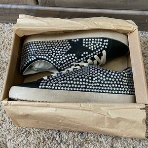 Miracle Miles Women's 10.